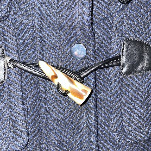 Celebrity Pink large Coat color blue closure zipper and buttons with hoodie - Picture 5 of 13